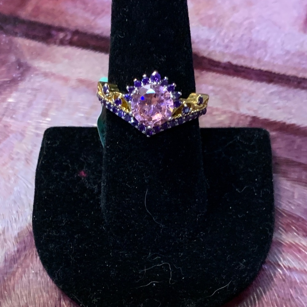 14 kt  SWAROVSKI Lavish Gold and Purple Gemstone Ring